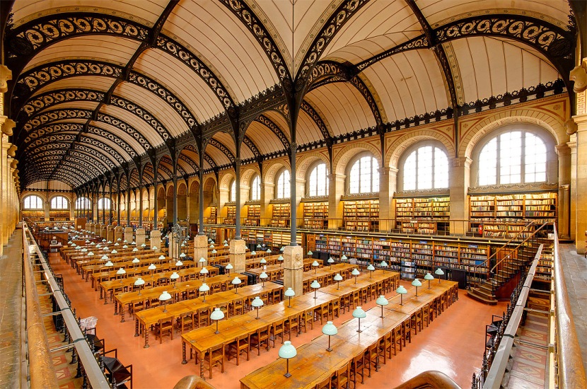 Sala de lectura a bibliotecii Sainte Genevieve, Paris. Arh. Henri Labrouste. Foto: http://en.wikipedia.org/wiki/Sainte-Genevi%C3%A8ve_Library#mediaviewer/File:Salle_de_lecture_Bibliotheque_Sainte-Genevieve_n03.jpg