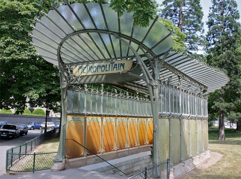 Statie de Metro la Paris. Foto: https://soundlandscapes.files.wordpress.com/2010/08/img_03821.jpg