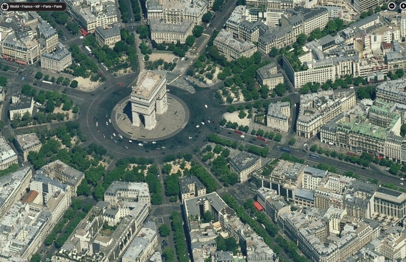 Arcul de triumf (mare) din Paris.  Imagine aeriana din Bing Maps / Birdeye mode.
