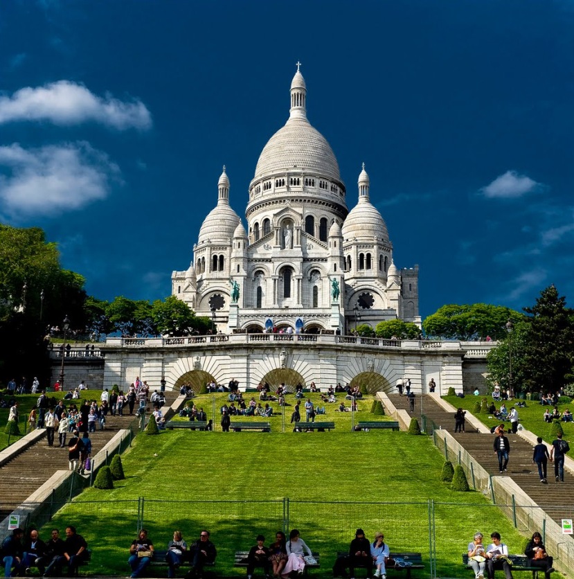 Biserica Sacre Coeur din Paris. Foto: http://static.panoramio.com/photos/large/53153777.jpg